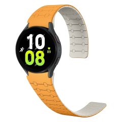 Samsung Galaxy Watch 4 40 44 mm Magnetik Silikon Kordon Mıknatıslı Spor & Şık Tasarım Premium Kayış Turuncu