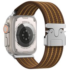 Apple Watch Ultra / Ultra 2 49 mm Uyumlu Naylon Dokuma Kumaş Kordon Premium Kayış Kilitli Toka Kahverengi